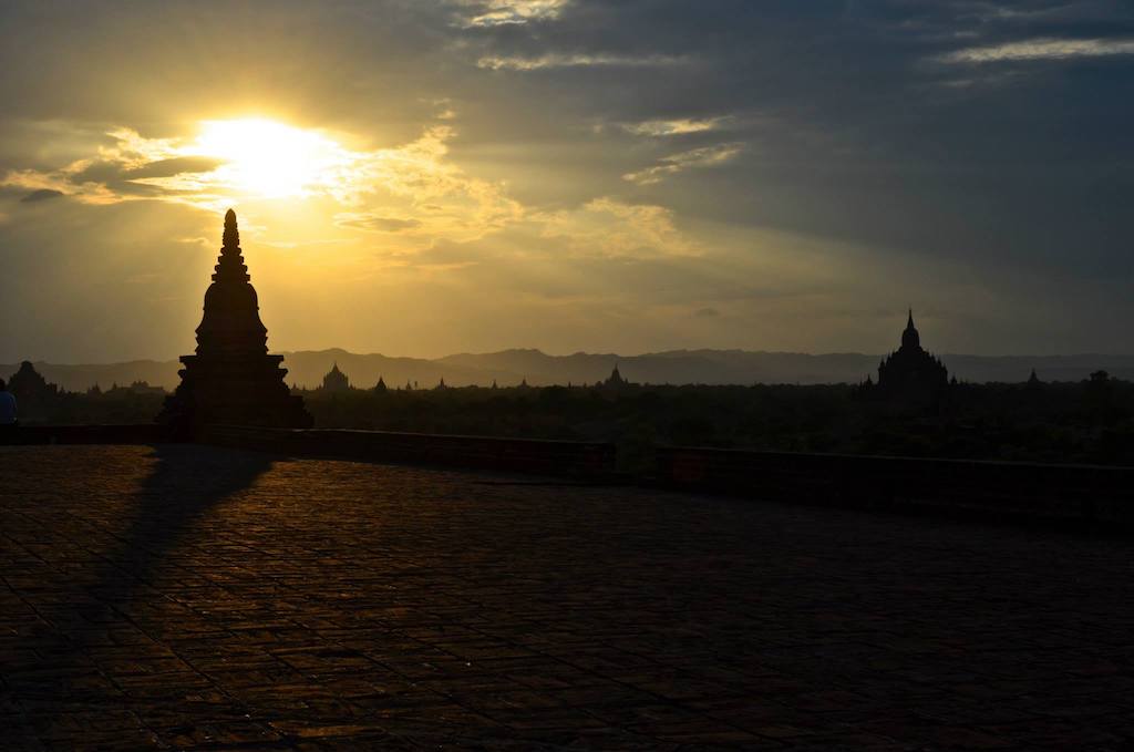 myanmar-god-rays